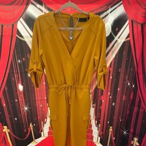 Head stunner of a jumpsuit